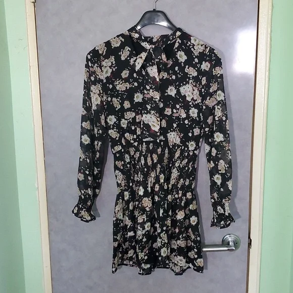 Top - Picture 1 of 4